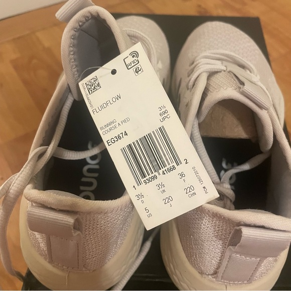 Adidas fluid flow in gray - NIB - Picture 4 of 7